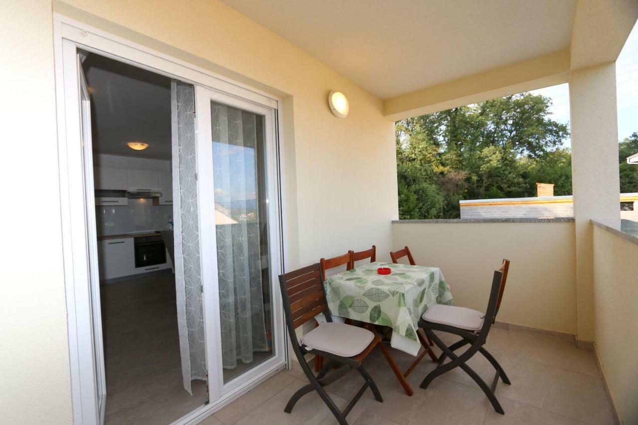 Apartment Samsa Mirica Čižići Exteriör bild