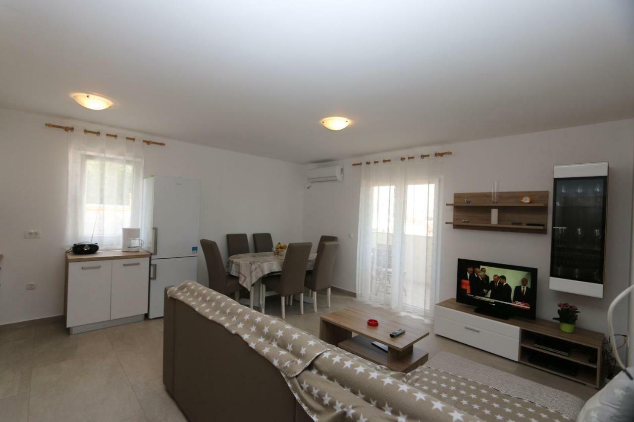 Apartment Samsa Mirica Čižići Exteriör bild